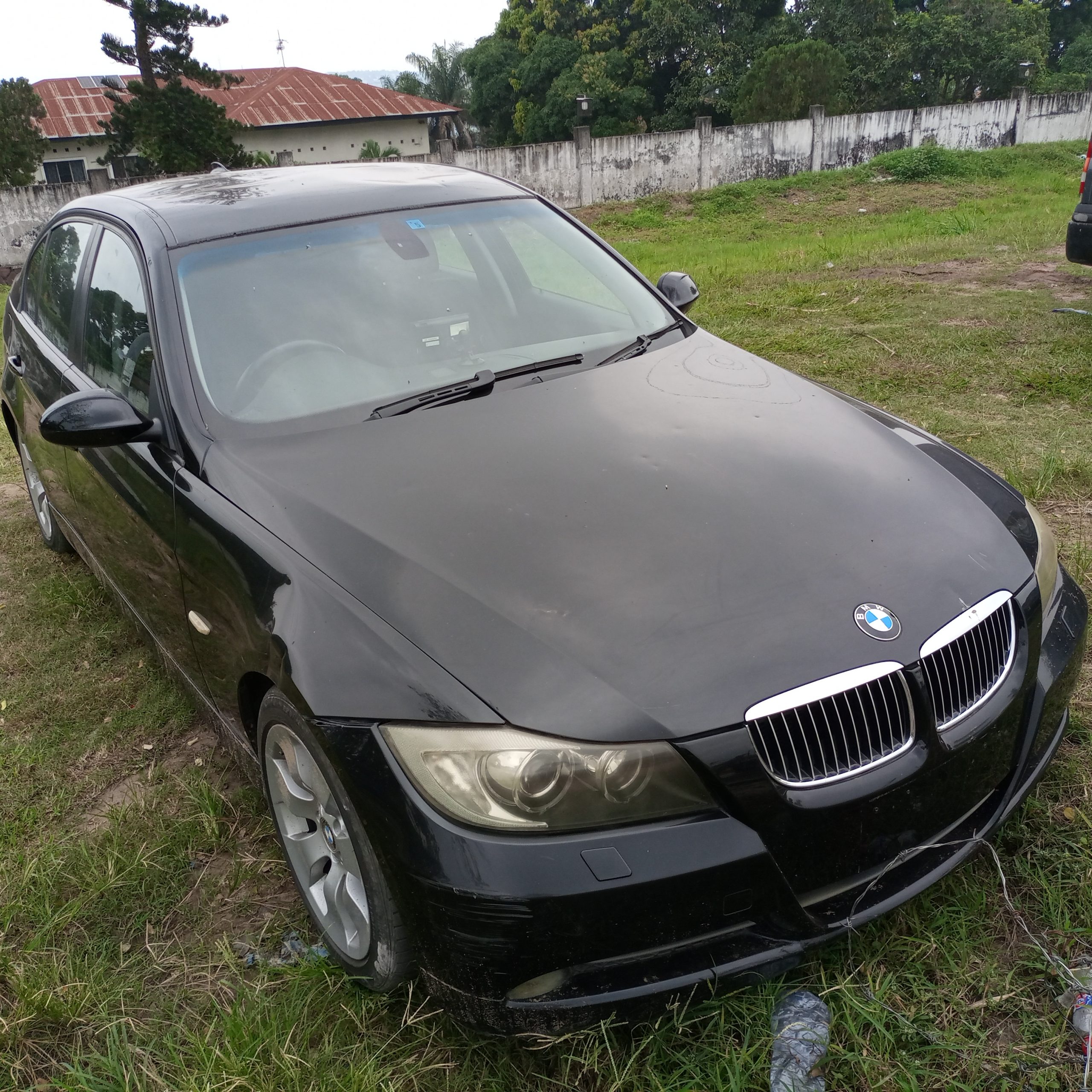 B.M.W 320i